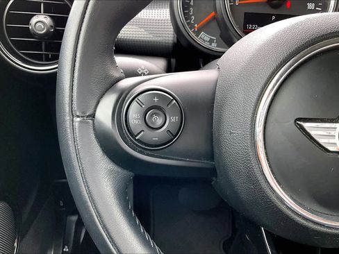 Used 2016 MINI Cooper 2-Door Hardtop image 22