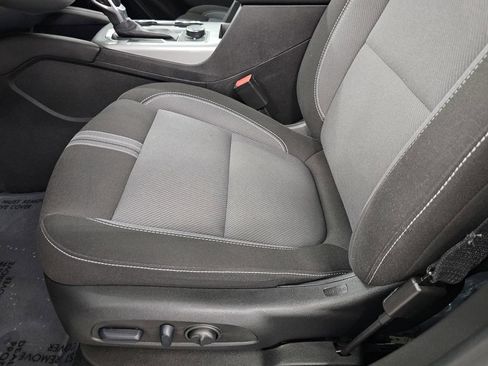 Used 2025 Chevrolet Blazer LT FWD image 13
