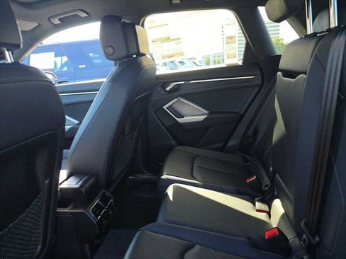 New 2025 Audi Q3 2.0T Premium image 17