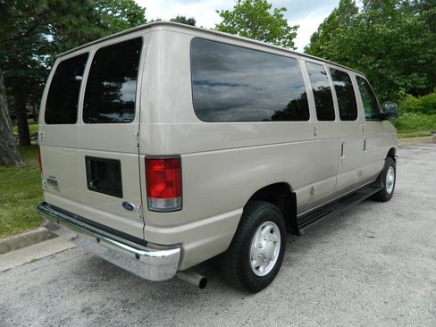 Used 2008 Ford E-350 and Econoline 350 XLT RWD image 7