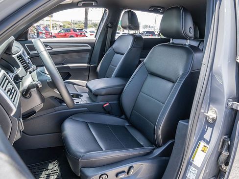 Used 2021 Volkswagen Atlas Cross Sport SE FWD image 15