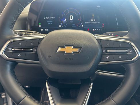 Used 2025 Chevrolet Equinox LT FWD image 28