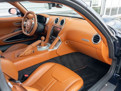 Used 2013 SRT Viper GTS w/ GTS Laguna Interior Pkg RWD image 23