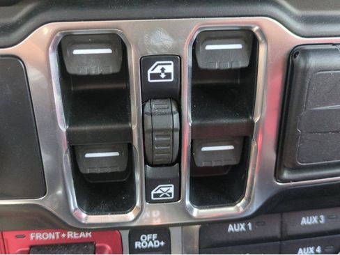 Used 2023 Jeep Wrangler Unlimited Rubicon 392 AWD/4WD image 25