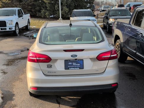 Used 2018 Ford Focus SE w/ Cold Weather Package image 3