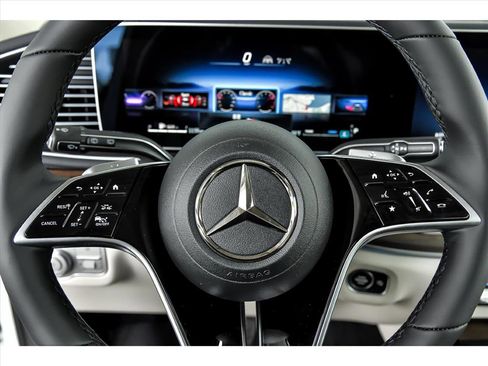 Certified 2025 Mercedes-Benz GLS 450 4MATIC image 19