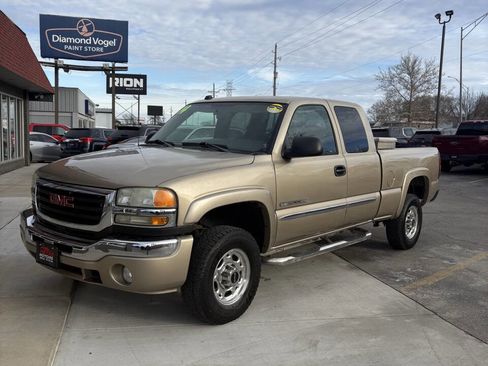 Used 2004 GMC Sierra 2500 SLE image 3