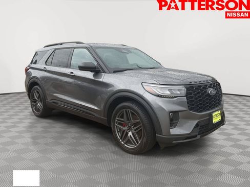 Used 2025 Ford Explorer ST RWD image 1