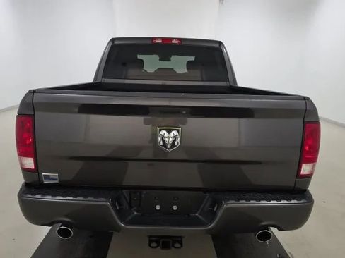 Used 2017 RAM 1500 Express RWD image 10
