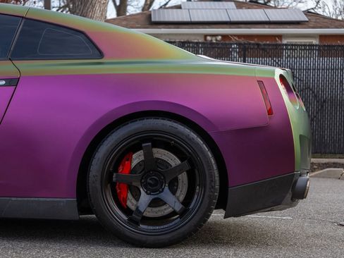 Used 2010 Nissan GT-R Premium image 22