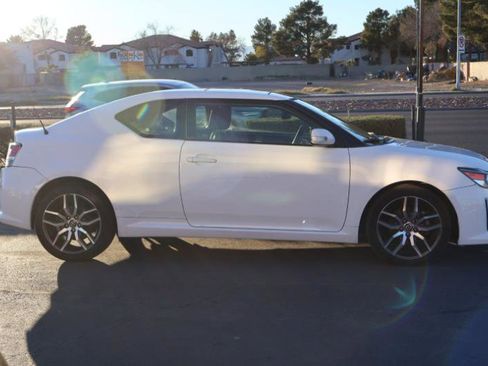Used 2014 Scion tC image 8