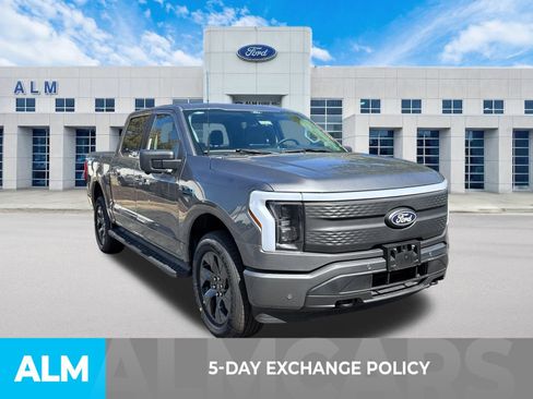 Used 2025 Ford F150 Lightning Flash image 4