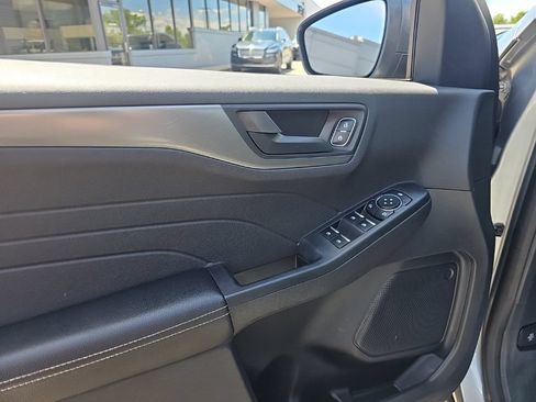 Used 2023 Ford Escape FWD image 8