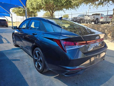 Used 2023 Hyundai Elantra SEL w/ Convenience Package FWD image 3