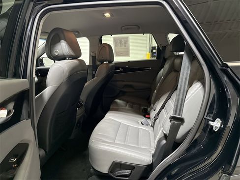 Used 2016 Kia Sorento EX w/ EX Premium Package image 22