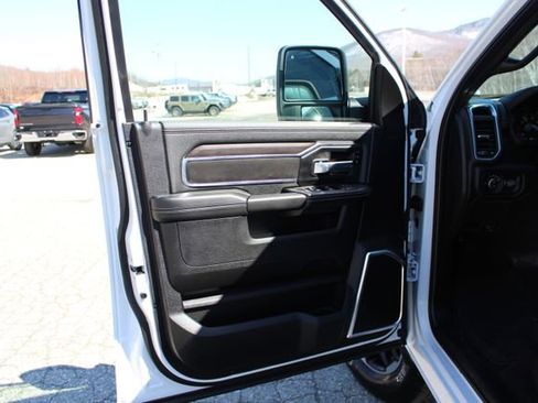 Used 2026 RAM 2500 Laramie AWD/4WD image 34