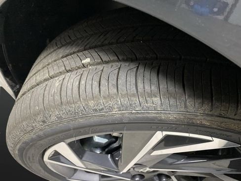 New 2025 Hyundai Elantra Limited image 35