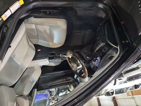 Used 2016 Lexus ES 350 w/ Premium Package w/Wood Trim FWD image 16