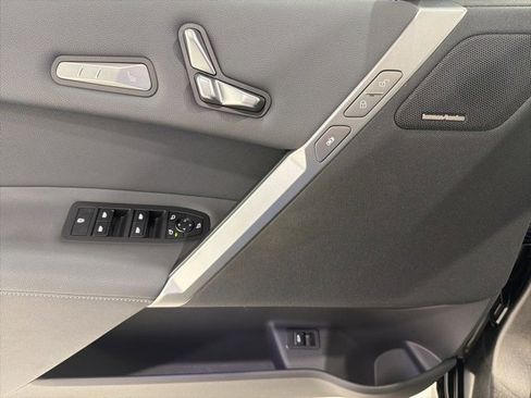 Used 2025 BMW iX xDrive50 w/ Premium Package image 11