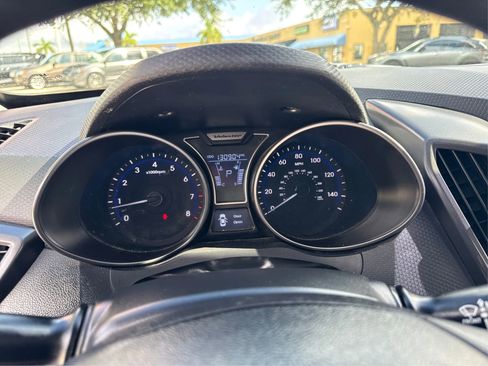 Used 2013 Hyundai Veloster Turbo w/ Ultimate Pkg image 11