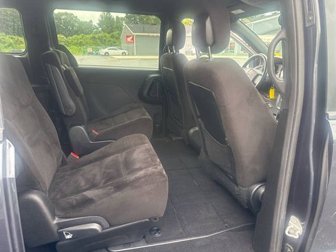 Used 2014 Dodge Grand Caravan SE FWD image 28