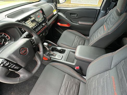 New 2026 Nissan Frontier PRO-4X w/ Pro-4x Convenience Package image 18