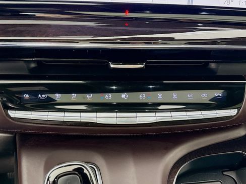 Used 2023 Cadillac Escalade Premium Luxury Platinum AWD/4WD image 16