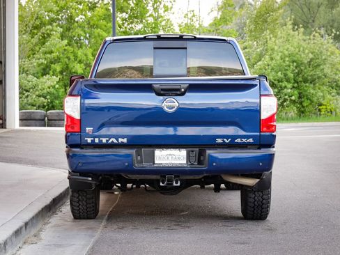 Used 2021 Nissan Titan SV w/ SV Convenience Package AWD/4WD image 4