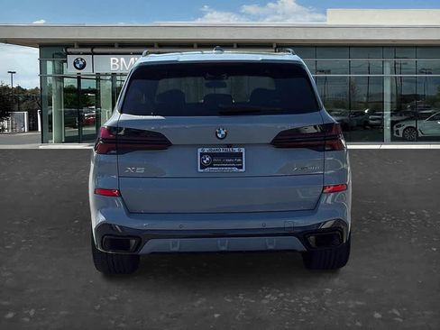 Used 2024 BMW X5 xDrive40i w/ M Sport Package AWD/4WD image 6