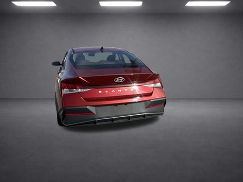 Used 2024 Hyundai Elantra SEL FWD image 21