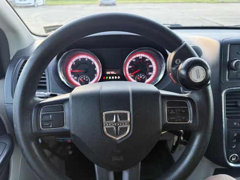 Used 2015 Dodge Grand Caravan SXT image 12