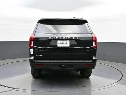 New 2026 Ford Expedition Active image 8