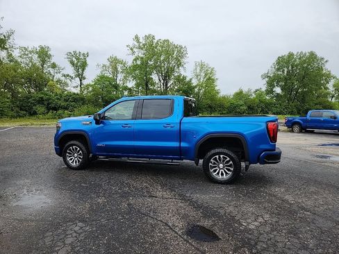 Used 2023 GMC Sierra 1500 AT4 w/ Technology Package AWD/4WD image 8