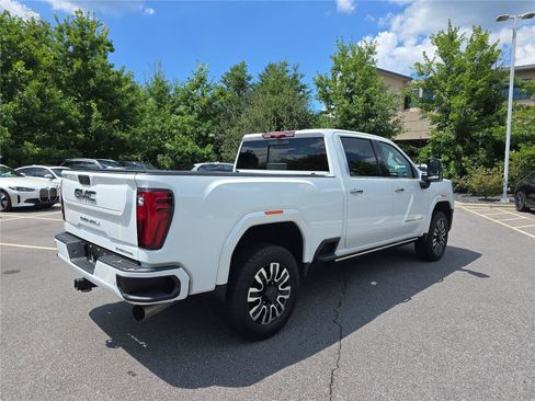 Used 2024 GMC Sierra 2500 Denali Ultimate AWD/4WD image 3