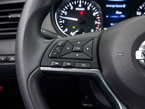 Used 2017 Nissan Rogue S image 29