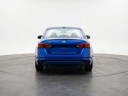 Used 2025 Nissan Altima 2.5 SV FWD image 7