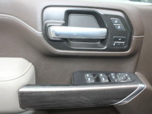 Used 2022 Chevrolet Silverado 3500 LTZ w/ LTZ Plus Package image 9