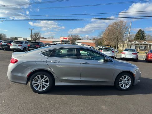 Used 2015 Chrysler 200 Limited w/ Convenience Group image 7