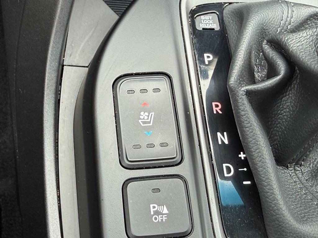 Used 2017 Hyundai Santa Fe Sport AWD/4WD image 23