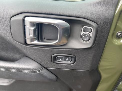 Used 2023 Jeep Wrangler Unlimited Sahara AWD/4WD image 17