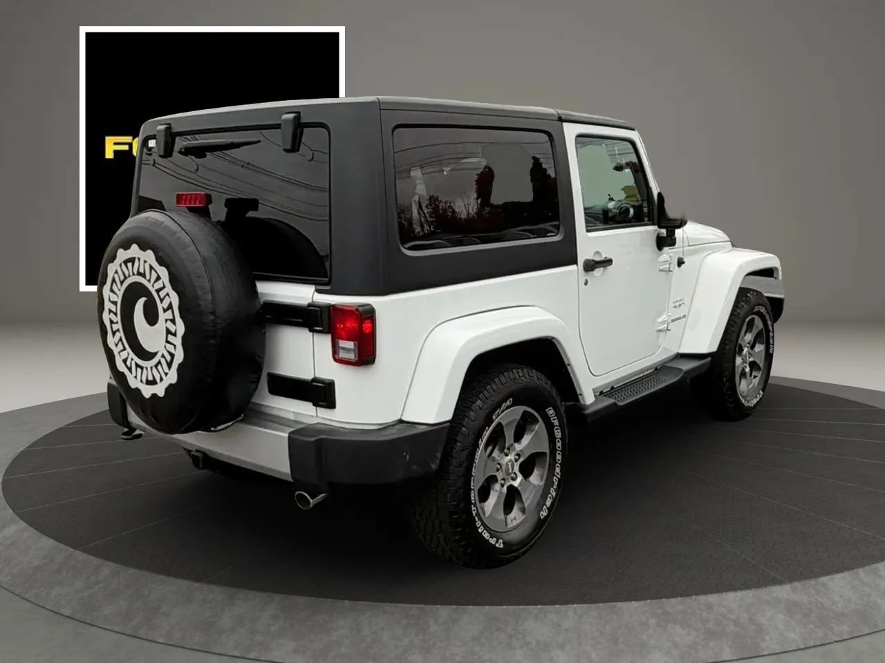 Used 2017 Jeep Wrangler Sahara w/ Connectivity Group AWD/4WD image 5