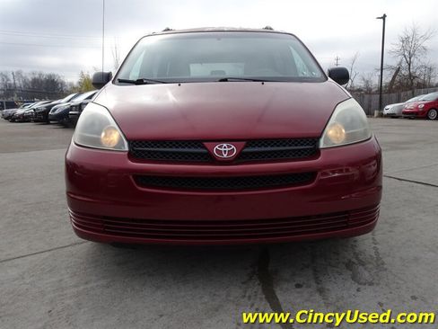 Used 2004 Toyota Sienna LE FWD image 2