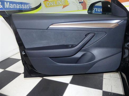 Used 2023 Tesla Model 3 Standard Range image 22