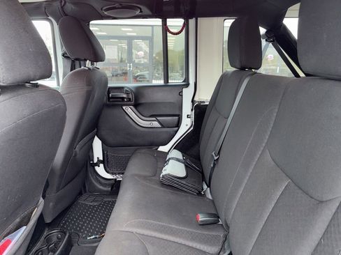 Used 2014 Jeep Wrangler Unlimited Sport w/ Quick Order Package 24S AWD/4WD image 8