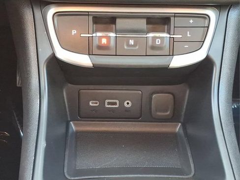 Used 2024 GMC Terrain SLE AWD/4WD image 21