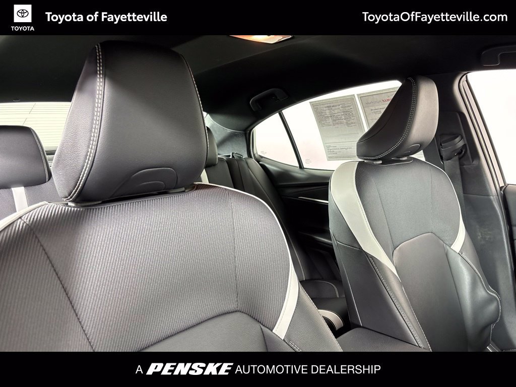 Used 2025 Toyota Camry SE w/ Convenience Package FWD image 6