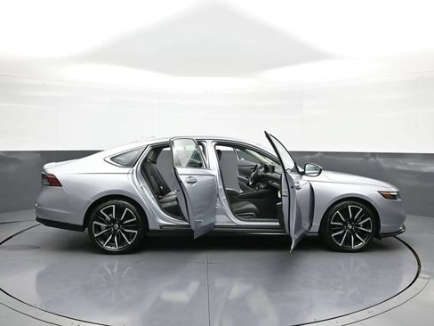 Certified 2025 Honda Accord Touring image 41