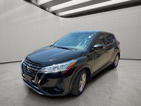 Used 2025 Nissan Kicks Play S w/ Interior Electronics Package FWD image 1