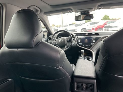 Used 2019 Toyota Camry XSE image 15