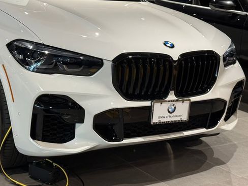 Certified 2023 BMW X5 xDrive40i w/ M Sport Package AWD/4WD image 4